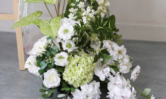 How to Create a Flower Wedding Arch